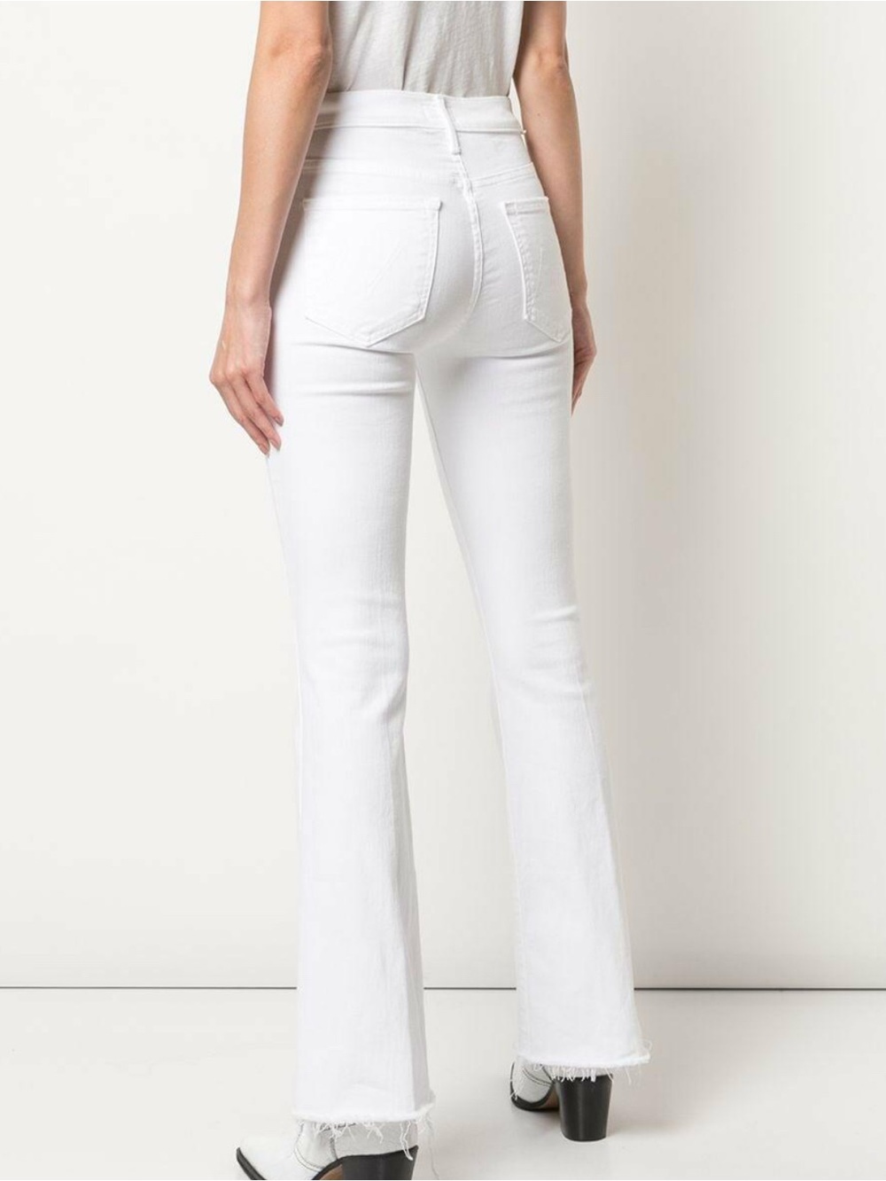 MOTHER The Weekender Fray Jeans in White – Size 29. NEVER WORN.
